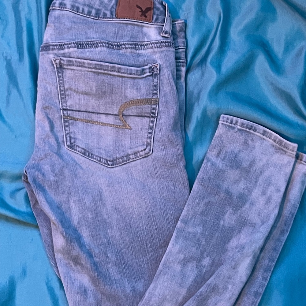 American eagle light wash super stretch low rise jeggings